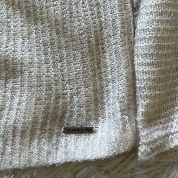 Abercrombie & Fitch sweater - Picture 2 of 3